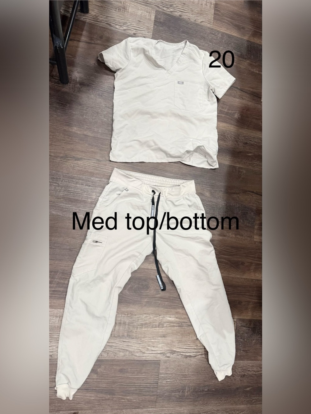 Women’s figs tan med top/bottom